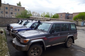 Toyota Land Cruiser 76 4.2 D - Серебристый